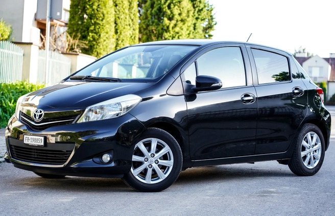 Toyota Yaris cena 32900 przebieg: 180598, rok produkcji 2012 z Radom małe 704